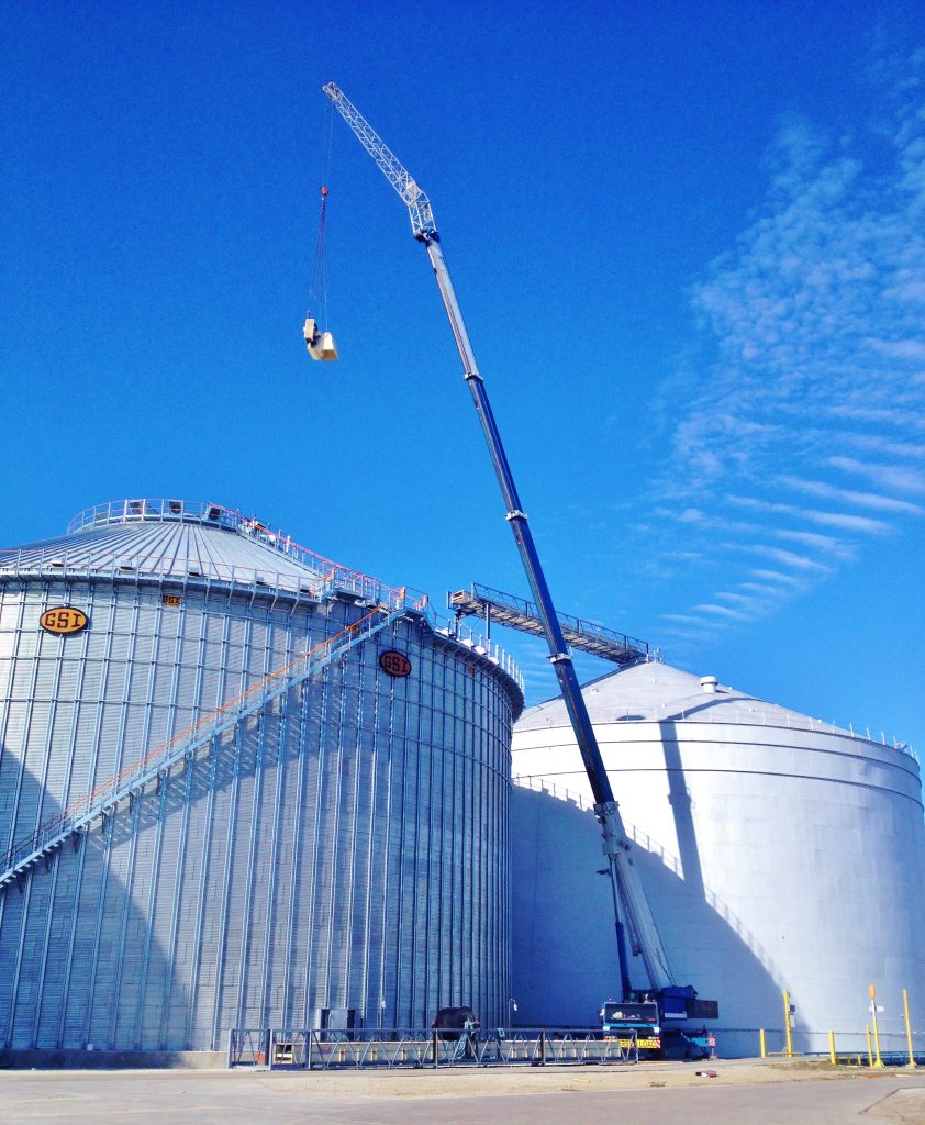 175 ton hydraulic crane at a grain bin