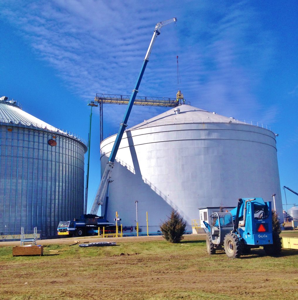 175 ton hydraulic crane at a grain bin