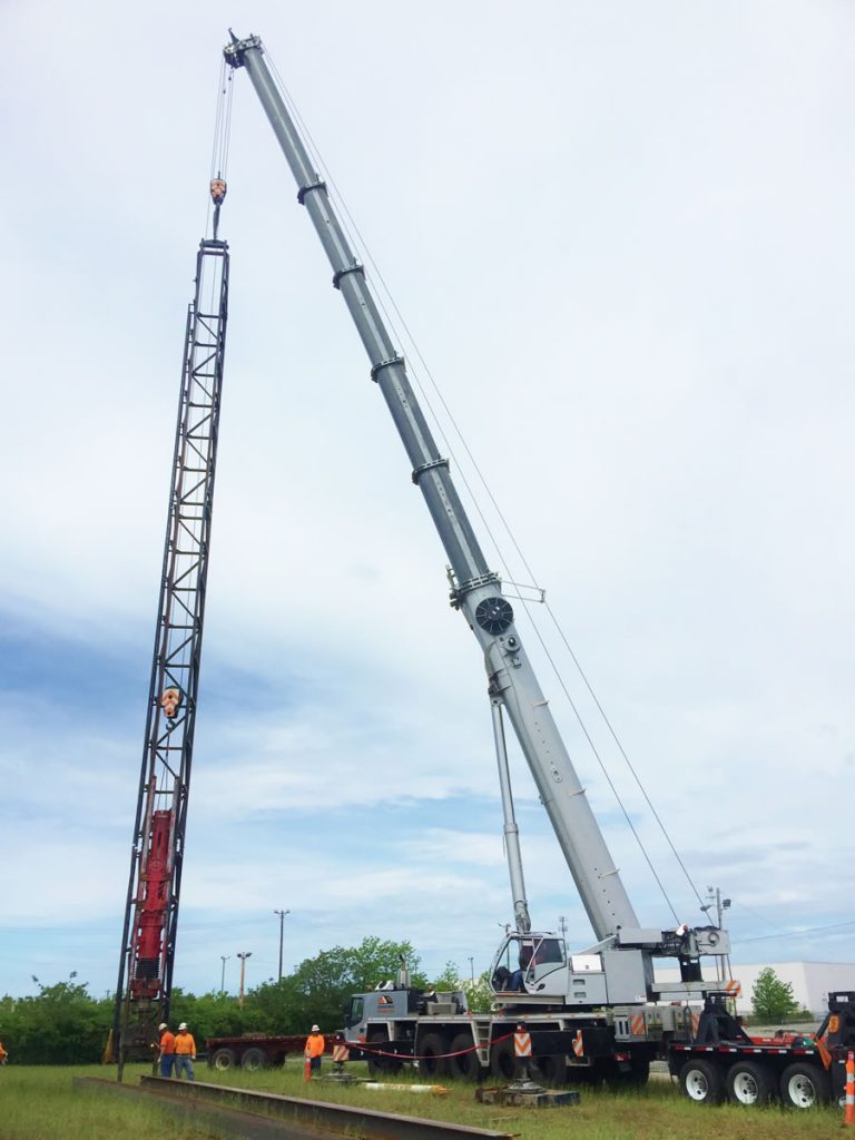275 ton crane pile driving.